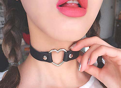 Top-Mistakes-to-Avoid-When-Wearing-Chokers